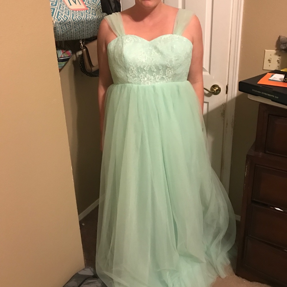 Sage bridesmaids dress size 10 never worn - Picture 3 of 3